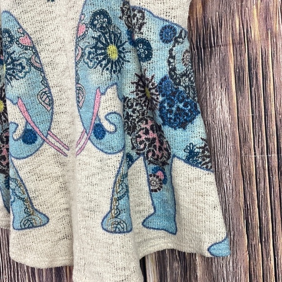 Elephant Print Top - Picture 10 of 13